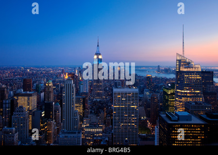 Twilight su Manhattan, New York City USA Foto Stock