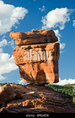 Roccia equilibrato, Giardino degli dèi, Nazionale Monumento Naturale, Colorado Springs, Colorado, STATI UNITI D'AMERICA Foto Stock
