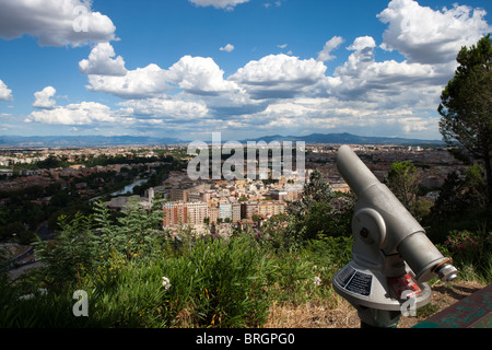 Telescopio Roma alta vista Cityscape cielo nuvoloso panoramica collina di Monte Mario Maria mese Foto Stock