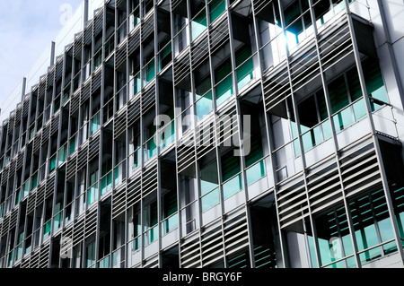 Close up del moderno edificio per uffici Foto Stock