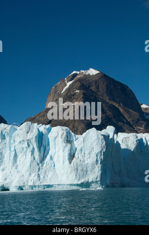 La Groenlandia, costa sudorientale, Skjoldungen fiordo. Thryms ghiacciaio. Foto Stock