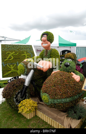 Modello di Wallace & Gromit i personaggi dei cartoni animati realizzati da piante a Saltex 2010, Windsor.. Foto Stock