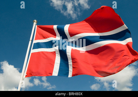 Bandiera della Norvegia norwegian flag poli polo pennone pennoni flutter svolazzanti orgoglio nazionale simbolo nazionalità Foto Stock