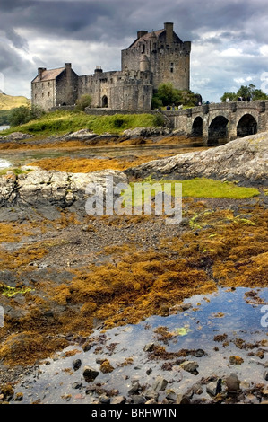 Eilean Donan Castle vicino a Dornie in Scozia, Regno Unito Foto Stock