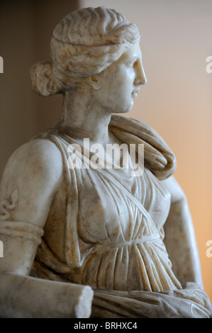 Una statua di Artemide, dea della luna, foresta e la caccia da Mytilene, Lesbo, iv secolo copia romana Foto Stock