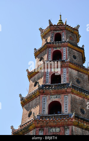 La pagoda dorata in tinta, Vietnam Foto Stock