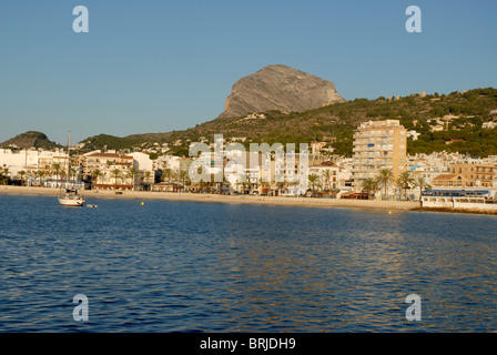 Yacht ancorati nella zona portuale, Javea / Xabia, Provincia de Alicante, Comunidad Valenciana, Spagna Foto Stock