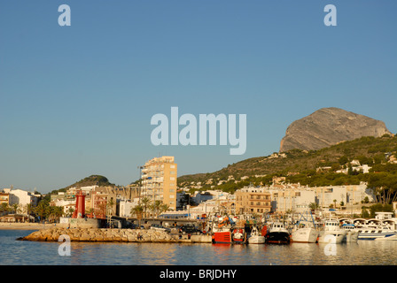 Barche da pesca in prt, Javea / Xabia, Provincia de Alicante, Comunidad Valenciana, Spagna Foto Stock