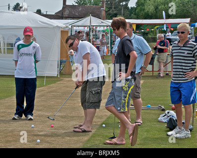 Un tradizionale villaggio fete sul verde a Lurgashall in West Ssussex Foto Stock