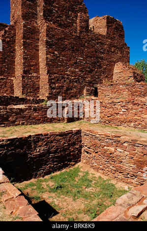 Rovine della missione spagnola chiesa e Pueblo a Quarai Pueblo Salinas Pueblo Missions National Monument Mountainair New Mexico Foto Stock