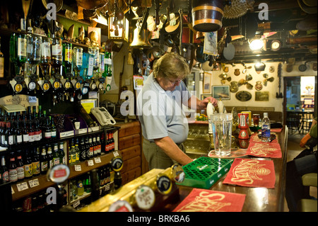 L'interno dell'Lamorna Wink public house in Cornovaglia. Foto Stock