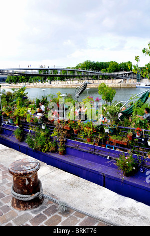 Barge, bar caffetteria sul fiume Senna, Parigi, Francia Foto Stock