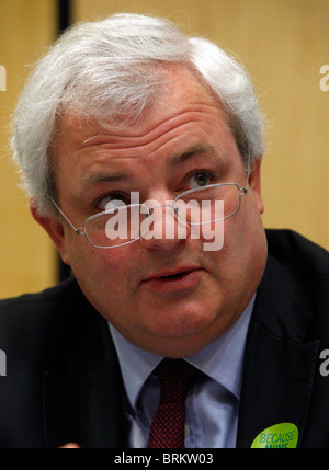 STEPHEN O'BRIEN MP IL MINISTRO PER LO SVILUPPO INTERNAZIONALE 05 ottobre 2010 CPI BIRMINGHAM INGHILTERRA Foto Stock