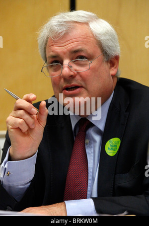 STEPHEN O'BRIEN MP IL MINISTRO PER LO SVILUPPO INTERNAZIONALE 05 ottobre 2010 CPI BIRMINGHAM INGHILTERRA Foto Stock