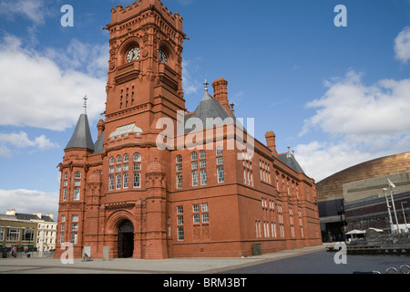 La Baia di Cardiff Glamorgan South Wales UK rosso mattone Edificio Pierhead costruito nel 1897 come sede di Bute Dock Company Grade 1 elenco Foto Stock