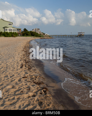 Spiaggia e la casa sulla laguna a Nag Testa, Outer Banks,Carolina del Nord Foto Stock