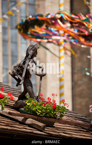 Legno scolpito la figura, maggio Week Festival a Osnabrück, Bassa Sassonia, Germania Foto Stock