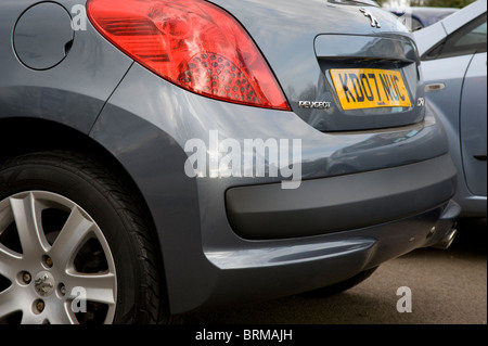 Vista ravvicinata della parte posteriore di un automobile Peugeot. Foto Stock