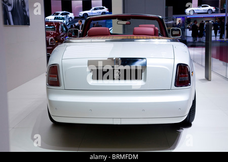 Paris Motor Show 2010 e la Rolls-Royce Phantom Drophead Coupe Foto Stock