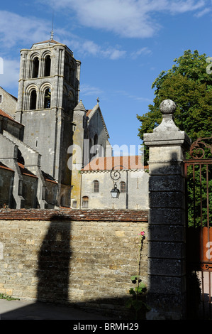 Vezelay,Basilica San Magdelene,Sainte-Marie-Madeleine,UNESCO patrimonio mondiale,Via di San Giacomo a Santiago de Compostela,Yonne,Burgu Foto Stock