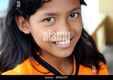 La ragazza di belakang padang isole Riau indonesia Foto Stock