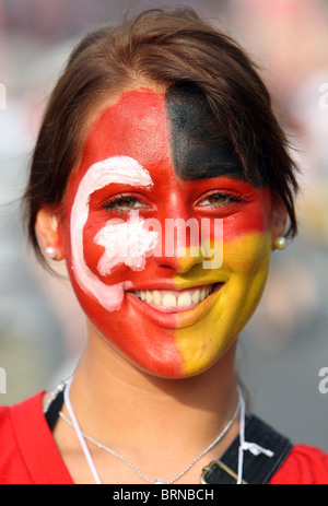 Un appassionato di calcio alla semi-finale match tra Germania e Turchia, Berlino, Germania Foto Stock