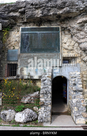 Fort Douaumont fu una delle fortificazioni costruite per proteggere Verdun dall'invasione di Germania prima della prima guerra mondiale, Verdun, Meuse, Francia. Foto Stock