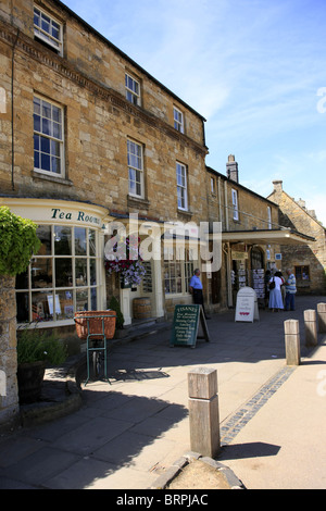 La sala da tè Cafe in Broadway Worcestershire sul bordo del Costwolds Foto Stock