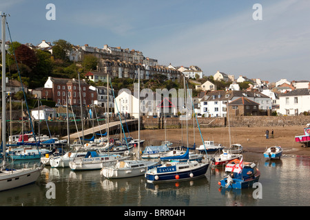 Regno Unito, Inghilterra, Devon, Ilfracombe, barche da diporto ormeggiata in porto Foto Stock