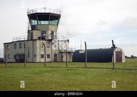 Torre di controllo ex USAF RAF Bentwaters base, Suffolk, Inghilterra Foto Stock