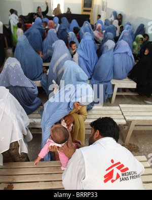 Le donne afghane in un ospedale in sala d'attesa Foto Stock