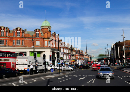 Una macchina della polizia in Brixton Road, Londra, Engand, REGNO UNITO Foto Stock