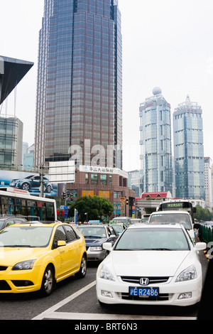 Gli inceppamenti di traffico di Pudong, Shanghai in Cina Foto Stock