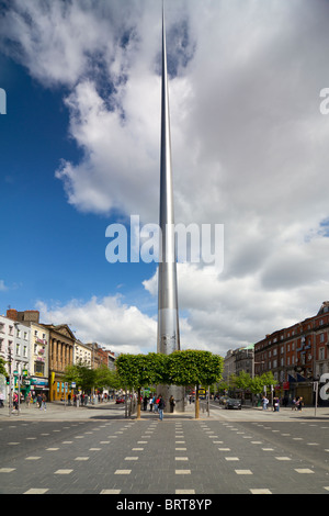 Ità di Dublino centro con la guglia a O'Connell street Foto Stock