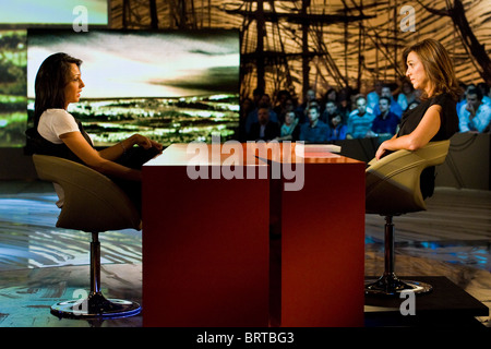 Daria Bignardi intervista Anna Tatangelo, le invasioni barbariche di teletrasmissione, La7, Milano, 2010 Foto Stock