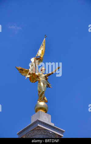 Oro Vittoria Alata statua in prima divisione un monumento vicino alla Casa Bianca di Washington, DC, Stati Uniti d'America Foto Stock