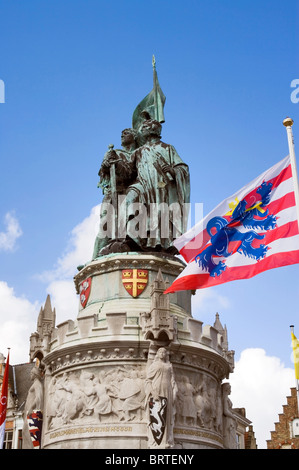 Eroi fiamminghi statua in bronzo, Grand Place, Bruges, Belgio, Europa Foto Stock