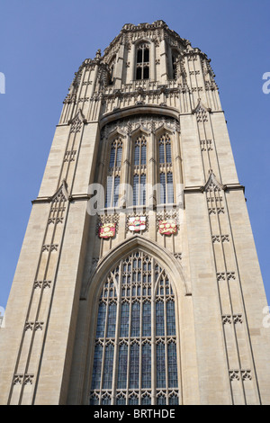 La torre del Wills Memorial Building di fronte alla Bristol University England UK Foto Stock