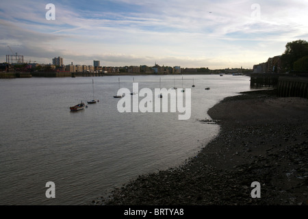 Il fiume Tamigi a Londra Foto Stock