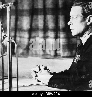 KING Edward VIII Preparazione per trasmettere la sua abdicazione discorso 11 Dicembre 1936 Foto Stock