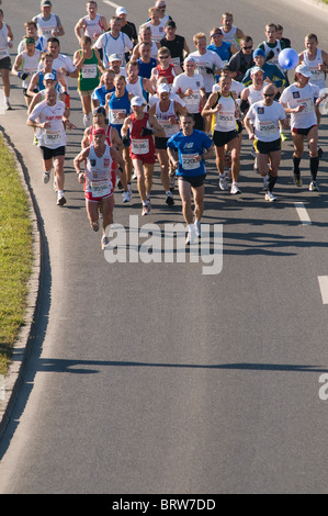 POZNAN, Polonia - 10 ottobre. Maratona di Poznan XI edizione del corso. Ottobre 10, 2010 a Poznan, in Polonia. Foto Stock