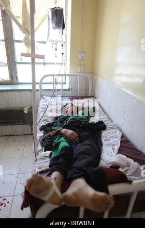 Femmina di cura della salute in Afghanistan Foto Stock
