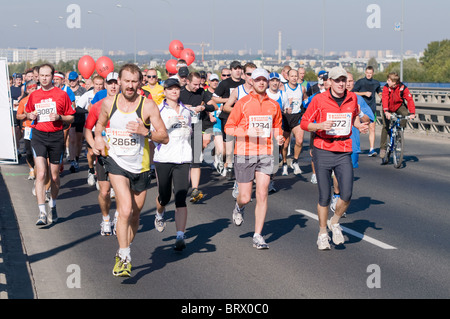 POZNAN, Polonia - 10 ottobre. Maratona di Poznan XI edizione del corso. Ottobre 10, 2010 a Poznan, in Polonia. Foto Stock