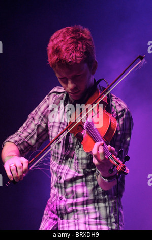 Ross Couper di Bodega a giocare alle Shetland Folk Festival 2010 Foto Stock