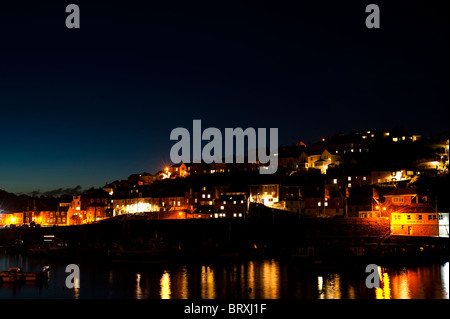 Mevagissey Harbour di notte, Cornwall, Regno Unito Foto Stock