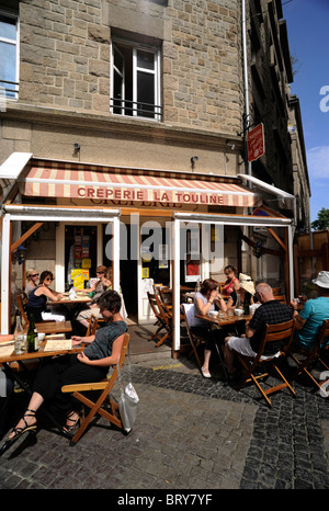 Francia, Bretagna (Bretagna), Saint Malo, caffetteria Foto Stock