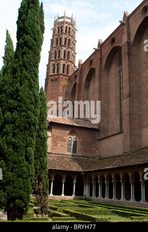 Chiostro della Chiesa dei Giacobini, Toulouse, Francia Foto Stock