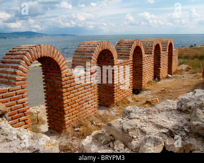 Resti della Basilica vergine Misericordioso, Nessebar, Bulgaria Foto Stock