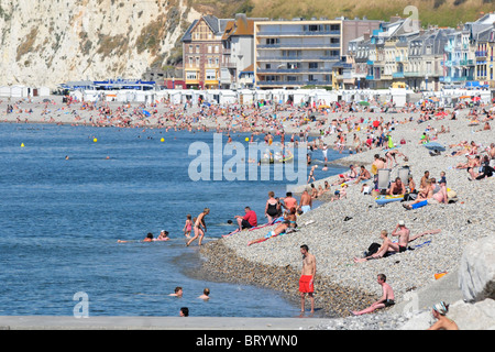 I turisti sulla spiaggia di meri LES BAINS, SOMME (80), Piccardia, Francia Foto Stock