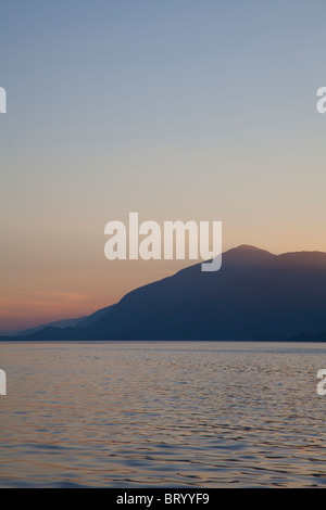 Tramonto sul Loch Linnhe in Scozia Foto Stock